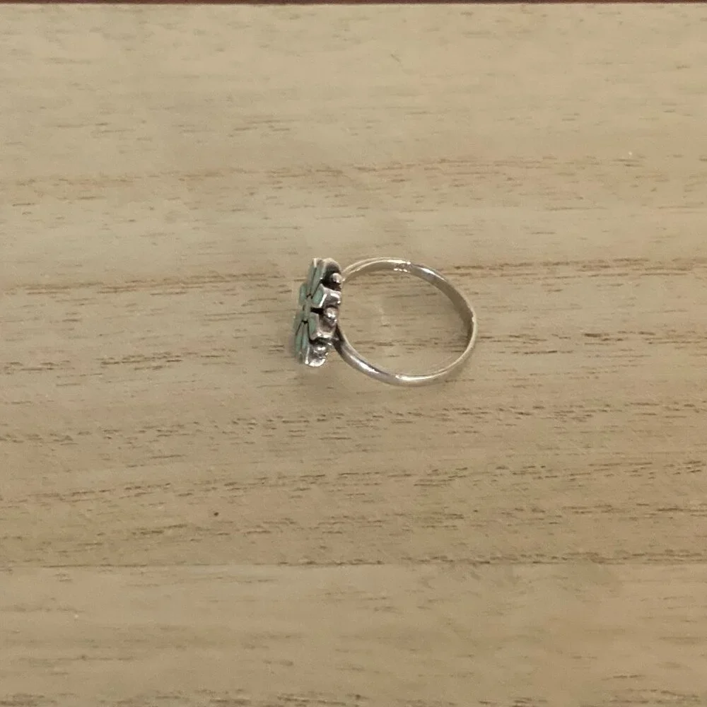 Ring Turquoise flower set in 925 Silver Sz 8 - Picture 4 of 6